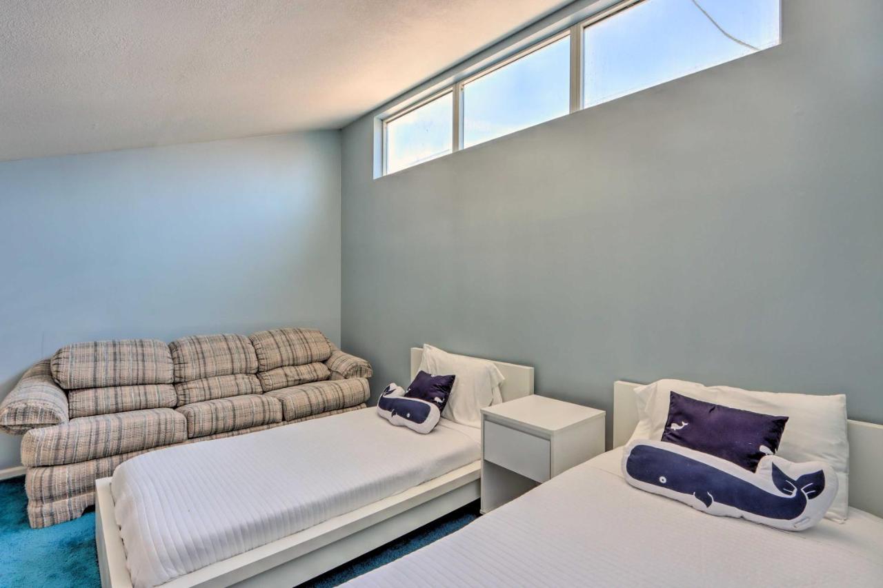 Sunny Osage Beach With Balcony And Lakefront View エクステリア 写真