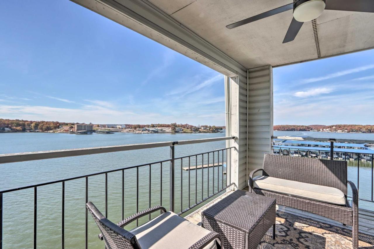 Sunny Osage Beach With Balcony And Lakefront View エクステリア 写真