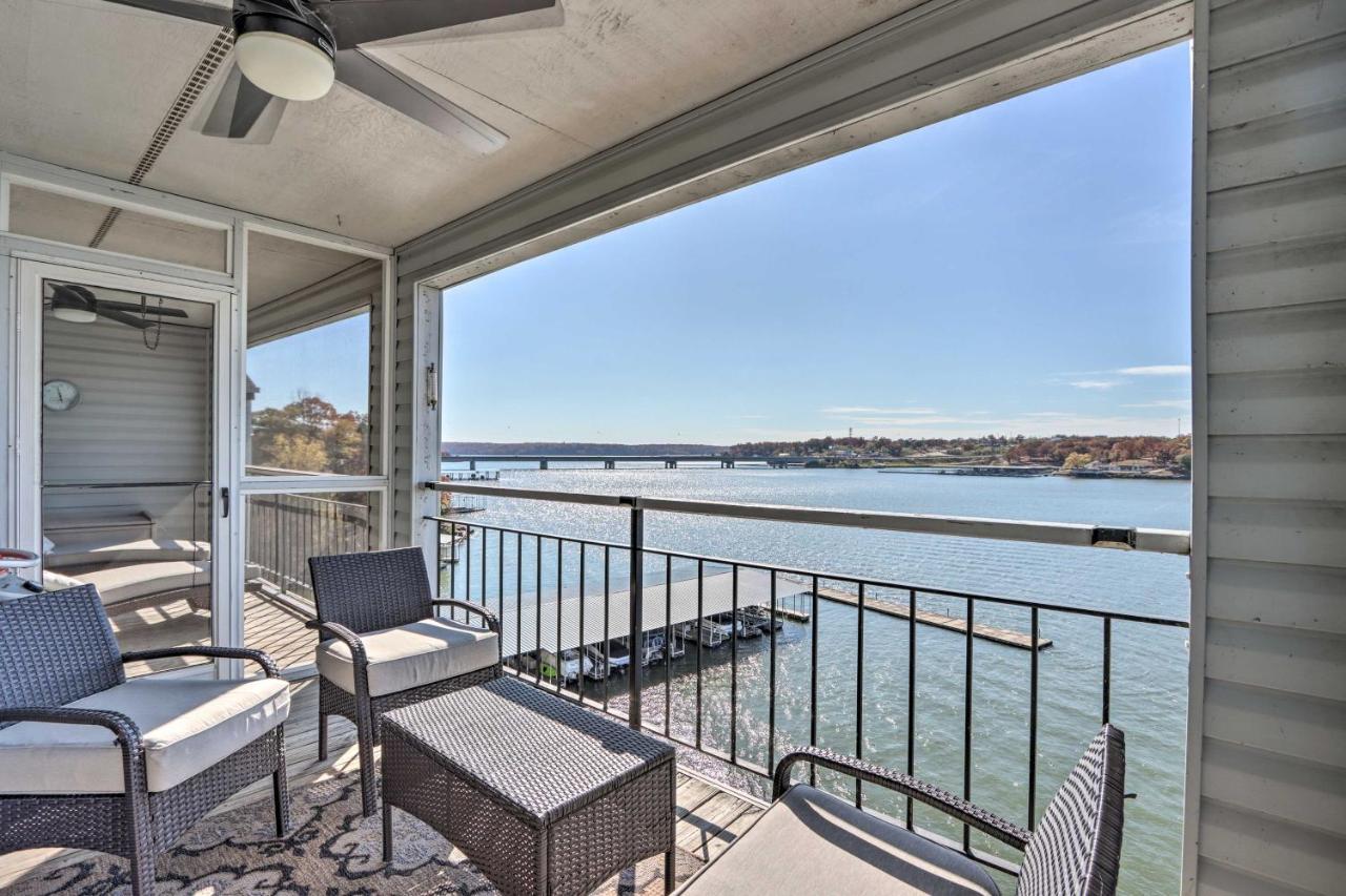 Sunny Osage Beach With Balcony And Lakefront View エクステリア 写真